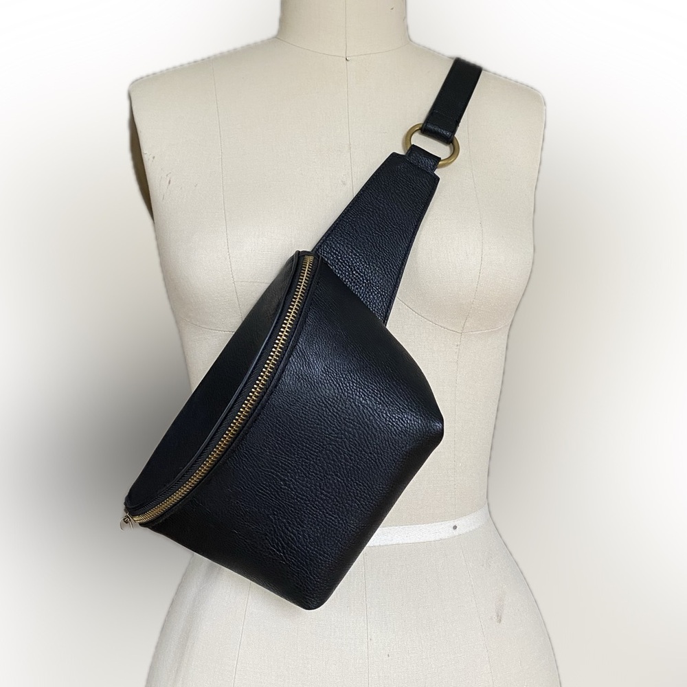 Classic Black Leather Crossbody Belt Bag